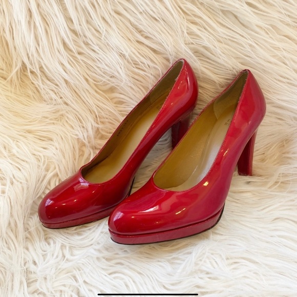 Stuart Weitzman HOT HOT HOLIDAY Shoes - Picture 3 of 4